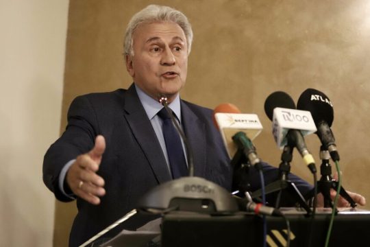 Θα μπει τέλος στη διαπλοκή των αιρετών;